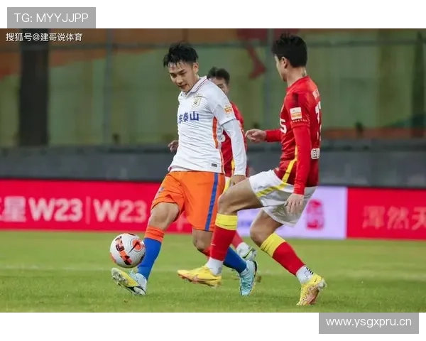 山东泰山深陷战术困局,老将依赖与体系重建成关键抉择 山东泰山深陷战术困局,老将依赖与体系重建成关键抉择